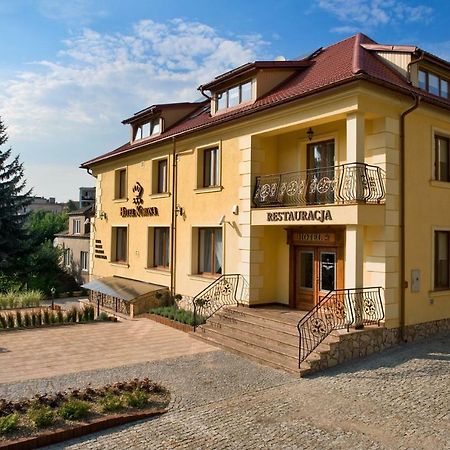 Hotel Korona Sandomierz Bagian luar foto