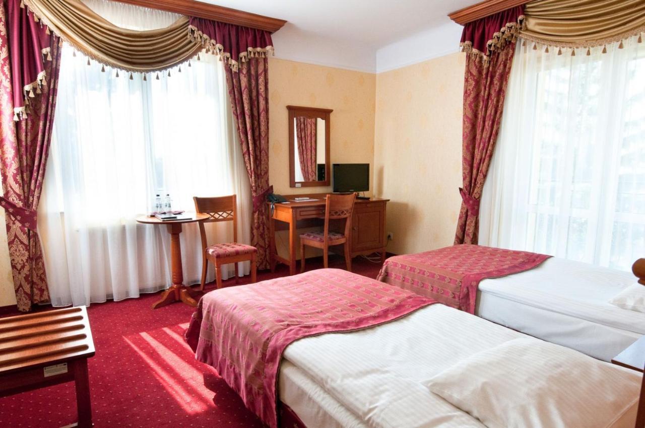 Hotel Korona Sandomierz Bagian luar foto