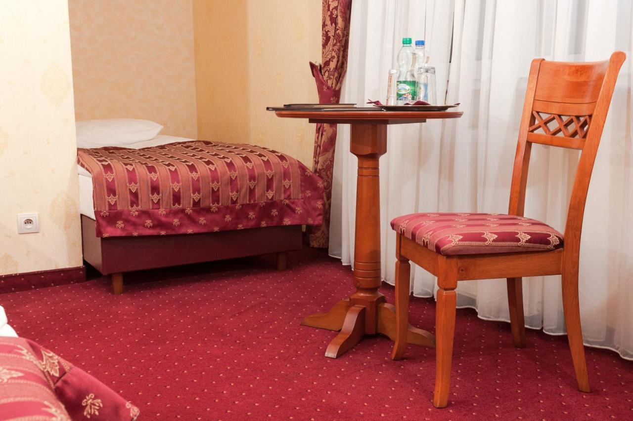 Hotel Korona Sandomierz Bagian luar foto