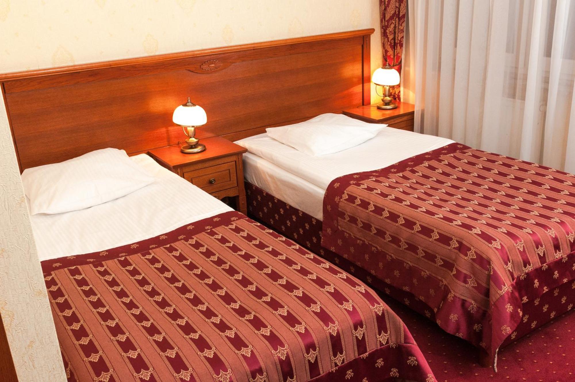 Hotel Korona Sandomierz Bagian luar foto