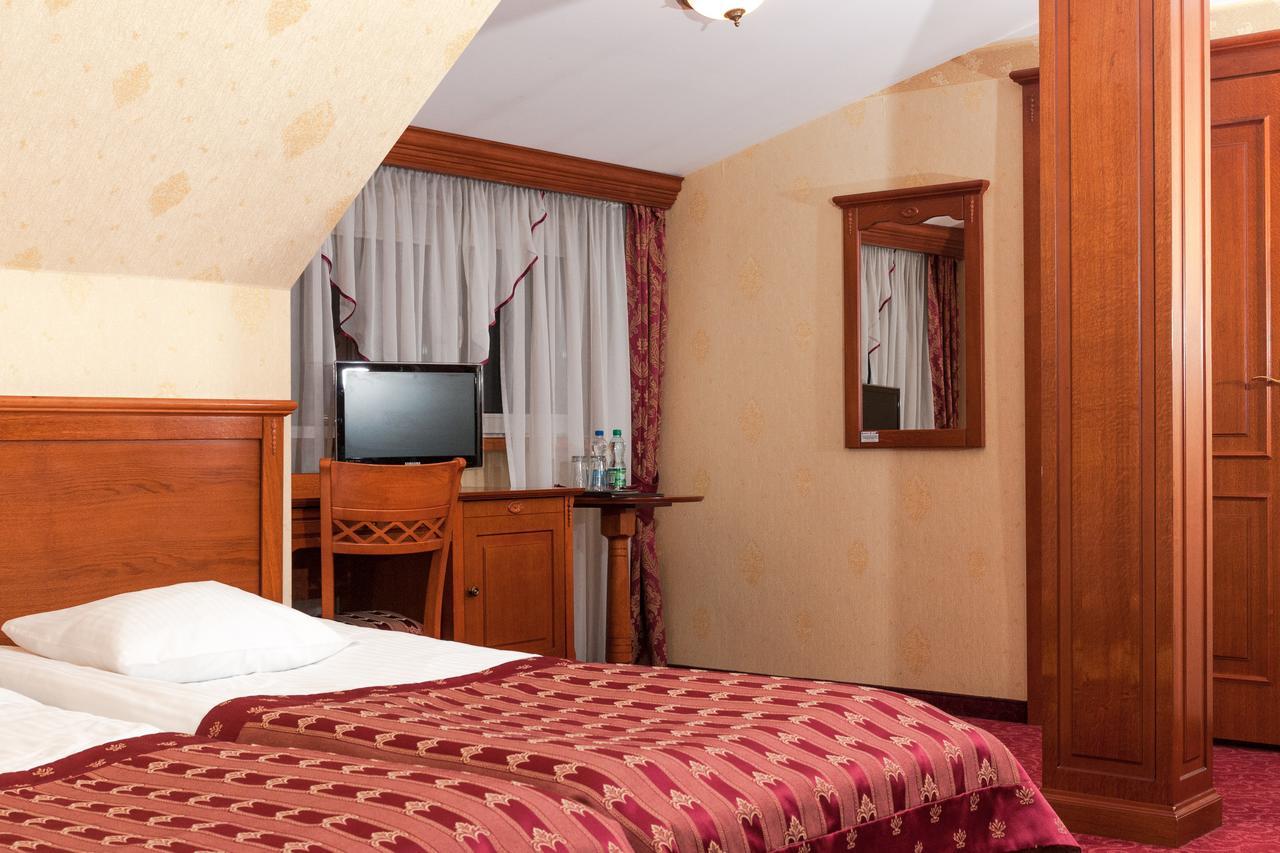Hotel Korona Sandomierz Bagian luar foto