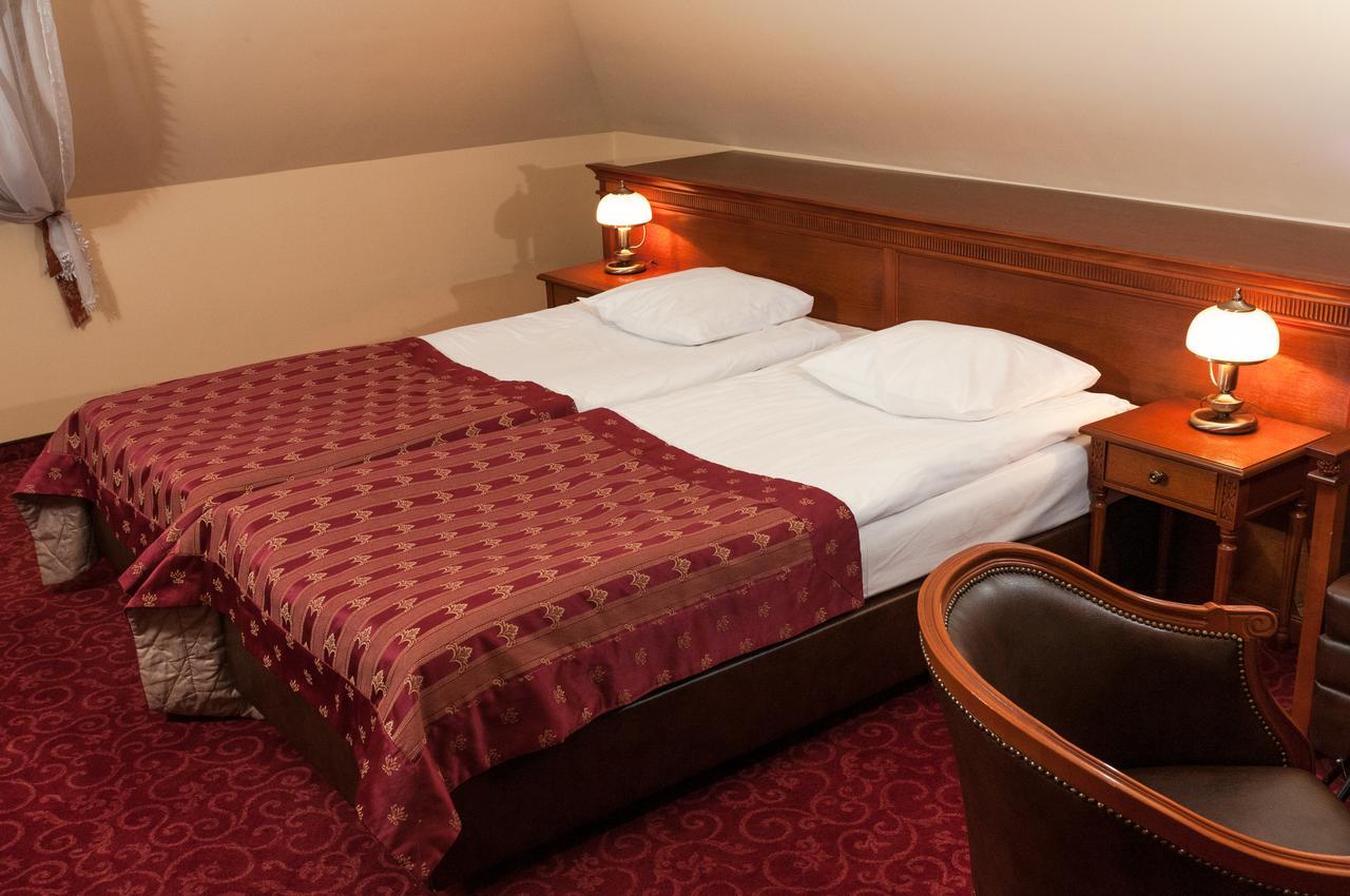 Hotel Korona Sandomierz Bagian luar foto