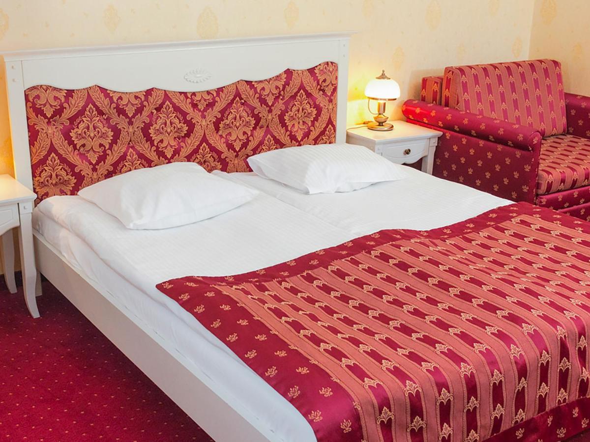 Hotel Korona Sandomierz Bagian luar foto