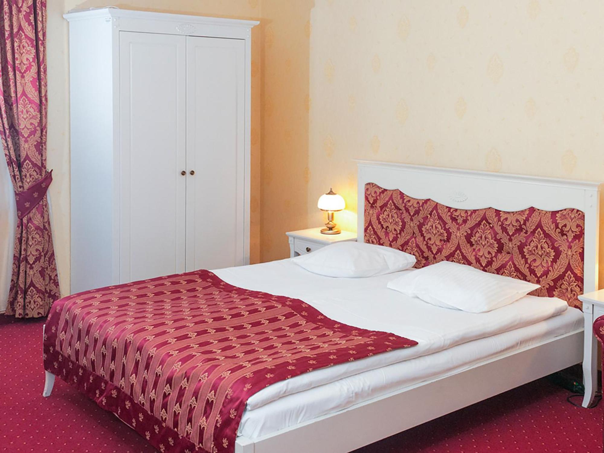Hotel Korona Sandomierz Bagian luar foto