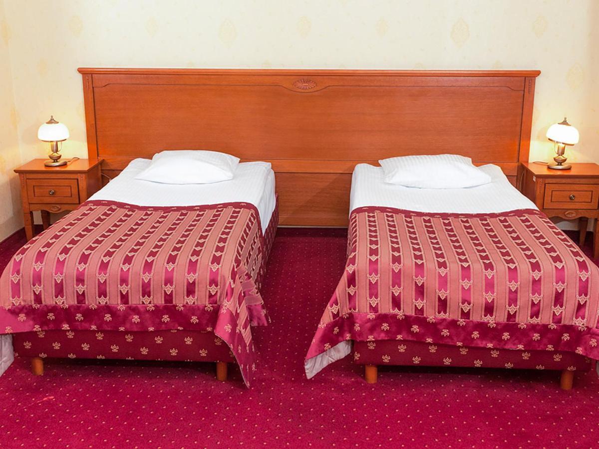 Hotel Korona Sandomierz Bagian luar foto
