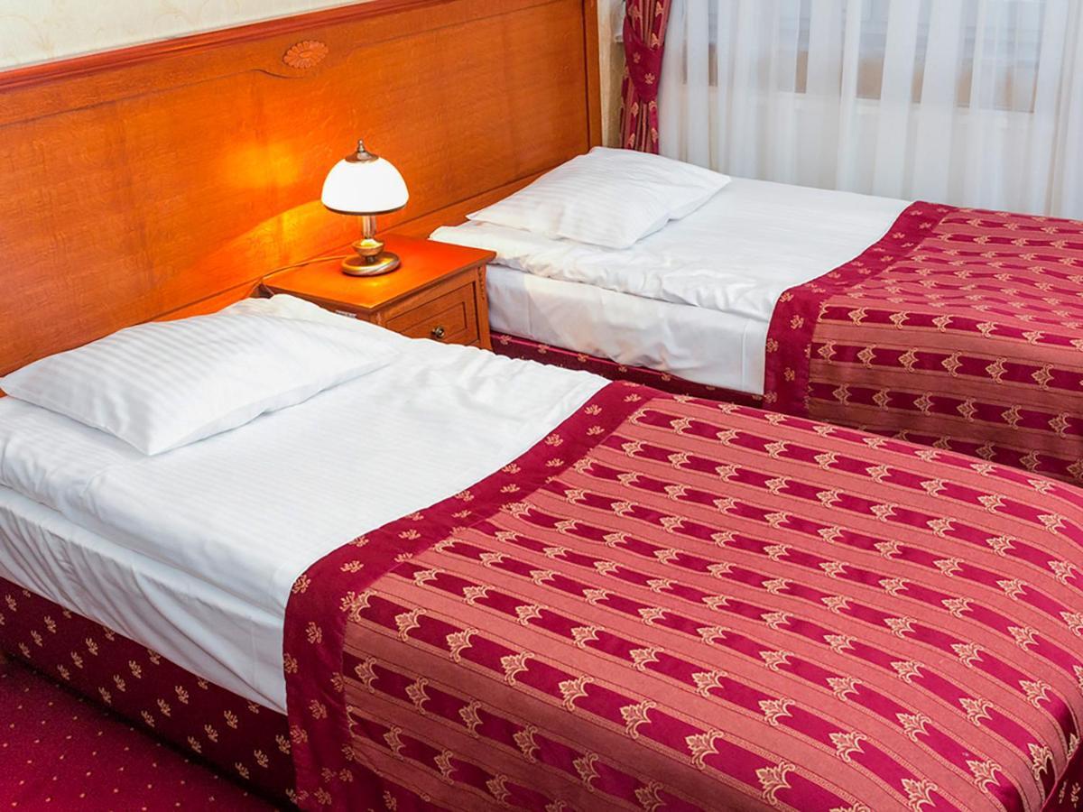 Hotel Korona Sandomierz Bagian luar foto