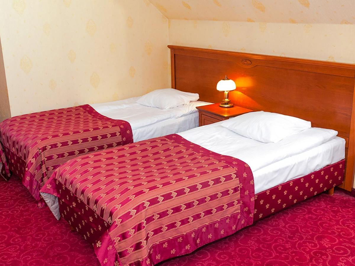 Hotel Korona Sandomierz Bagian luar foto