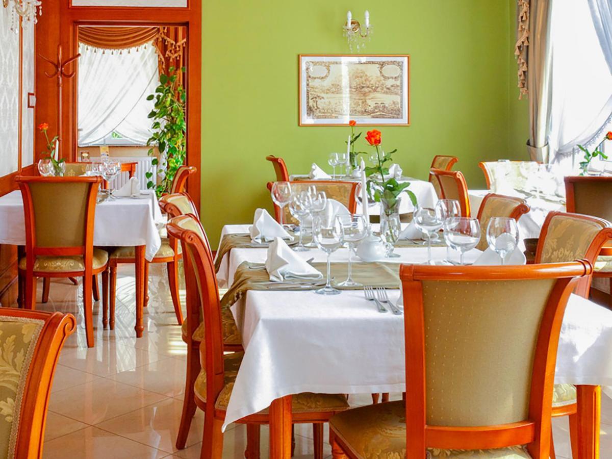 Hotel Korona Sandomierz Bagian luar foto