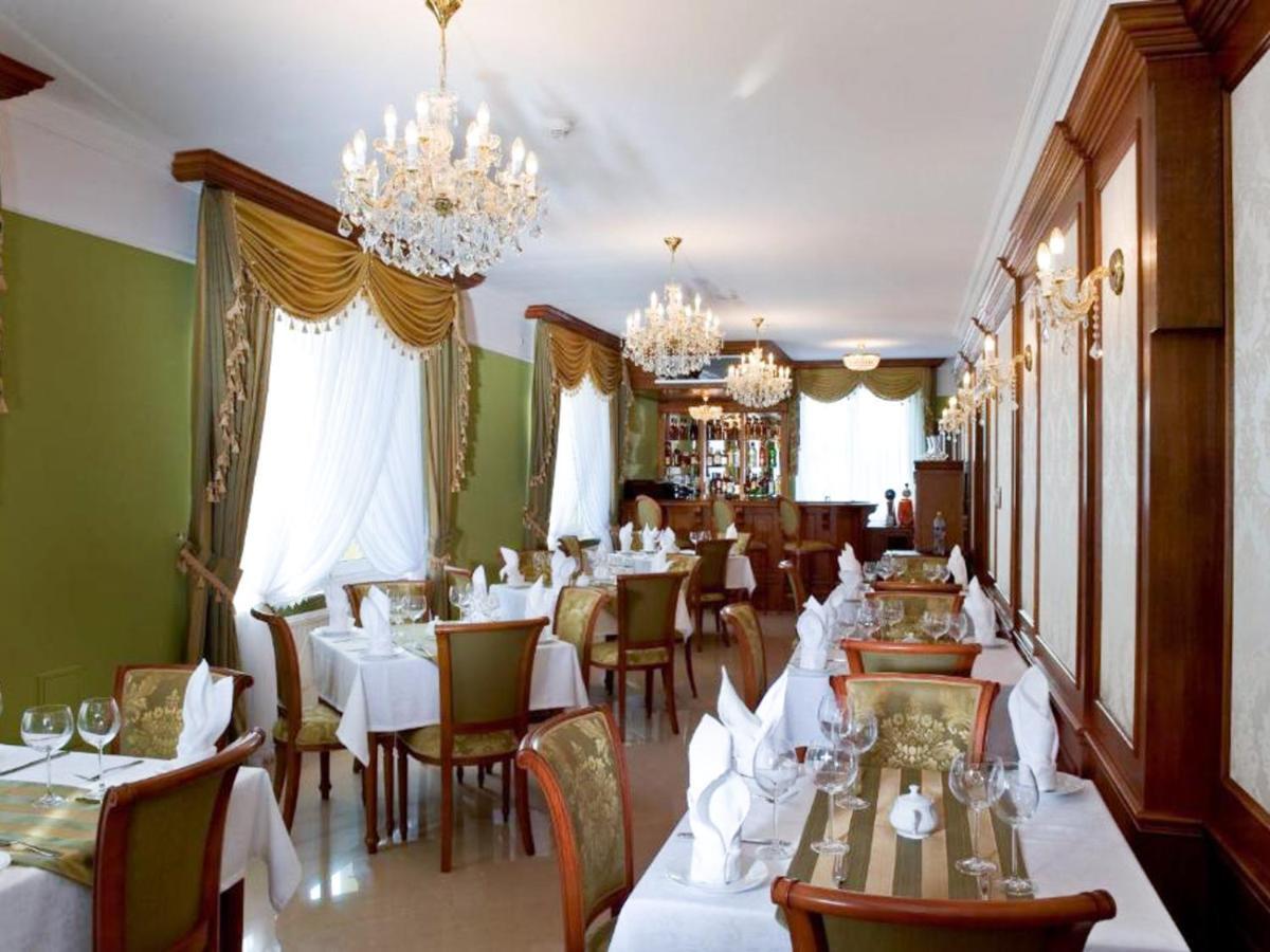 Hotel Korona Sandomierz Bagian luar foto